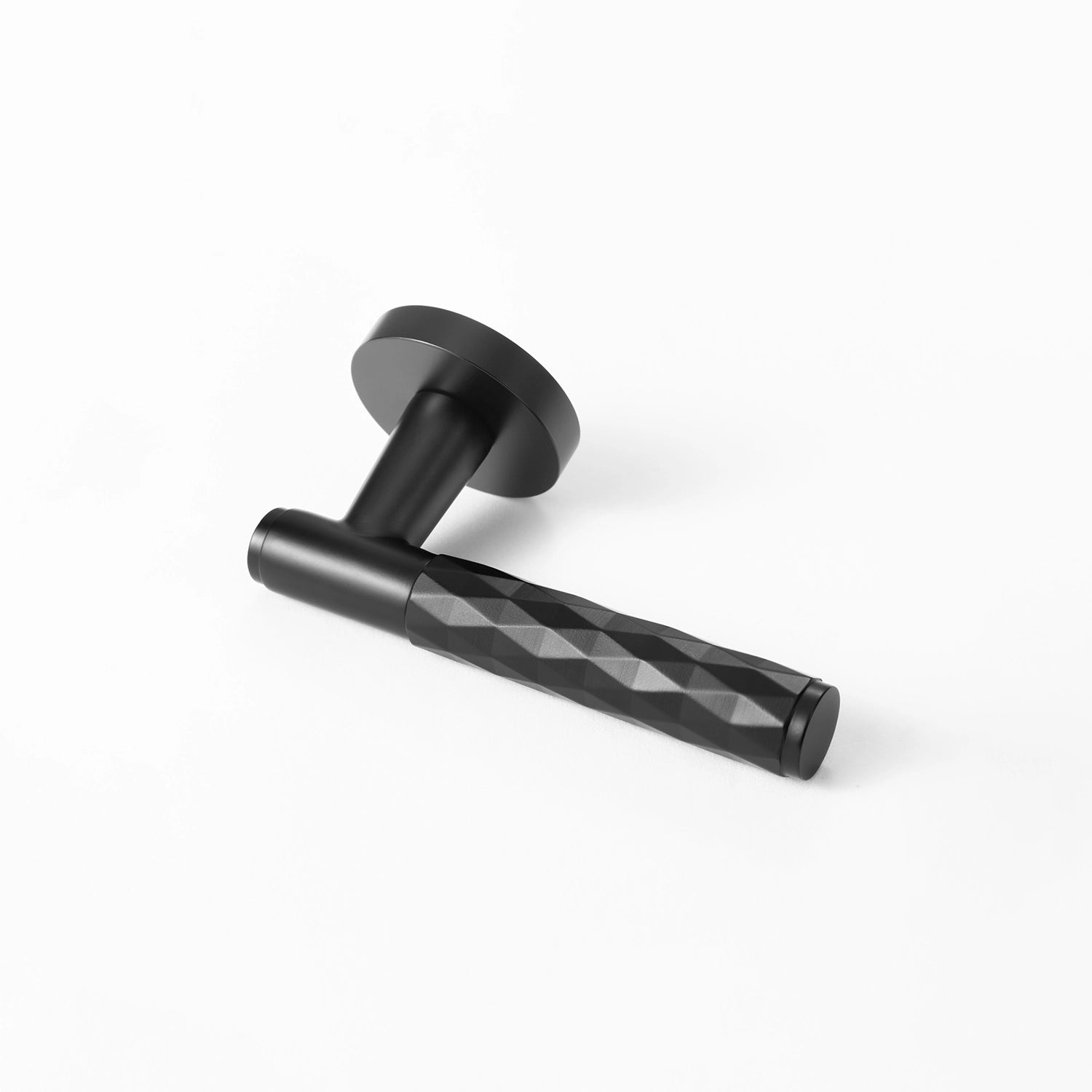 Internal door handle Fendal-01 in black finish, showcasing the front angle with diamond pattern grip.