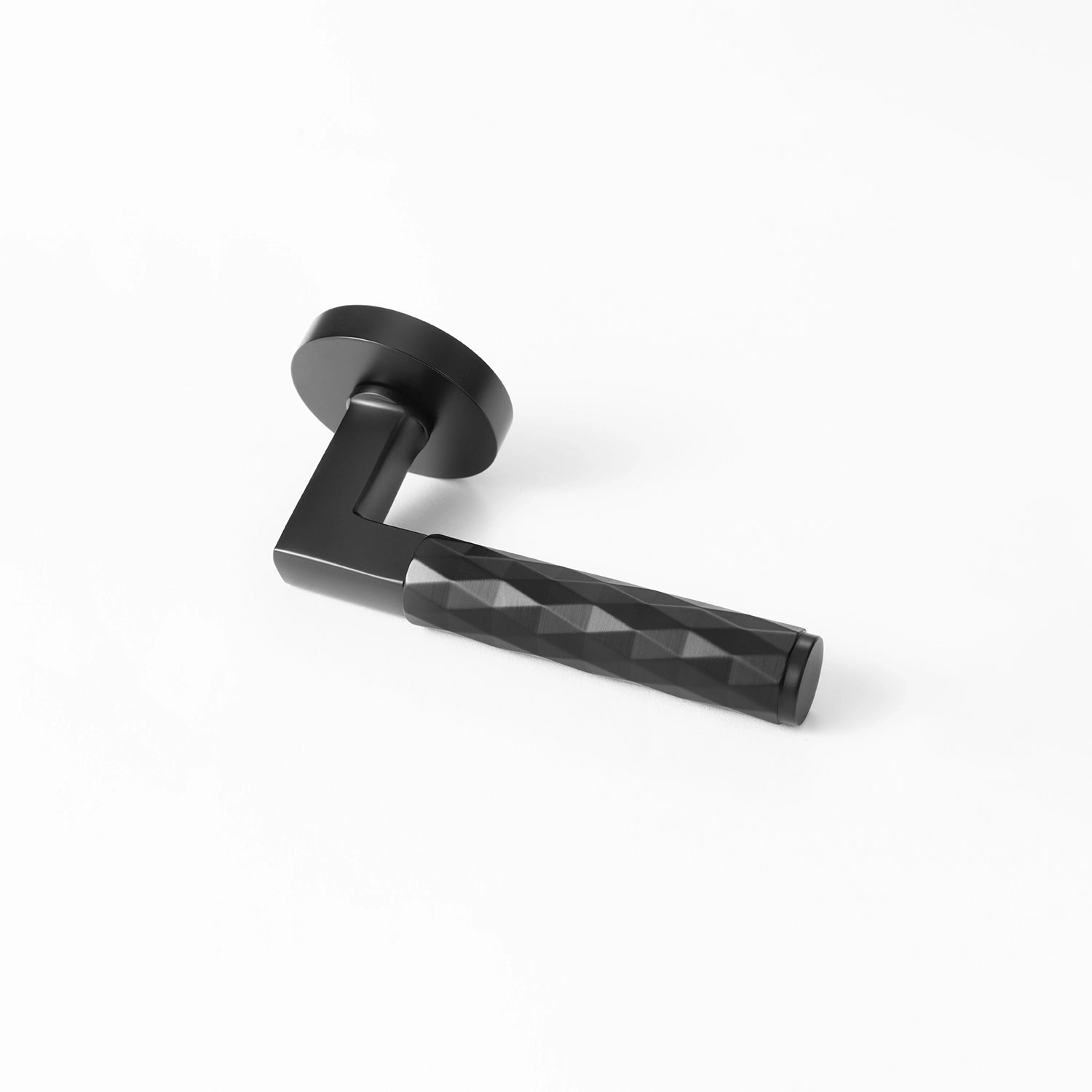 Internal door handle Fendal-02 in black finish, showcasing the front angle with diamond pattern grip.