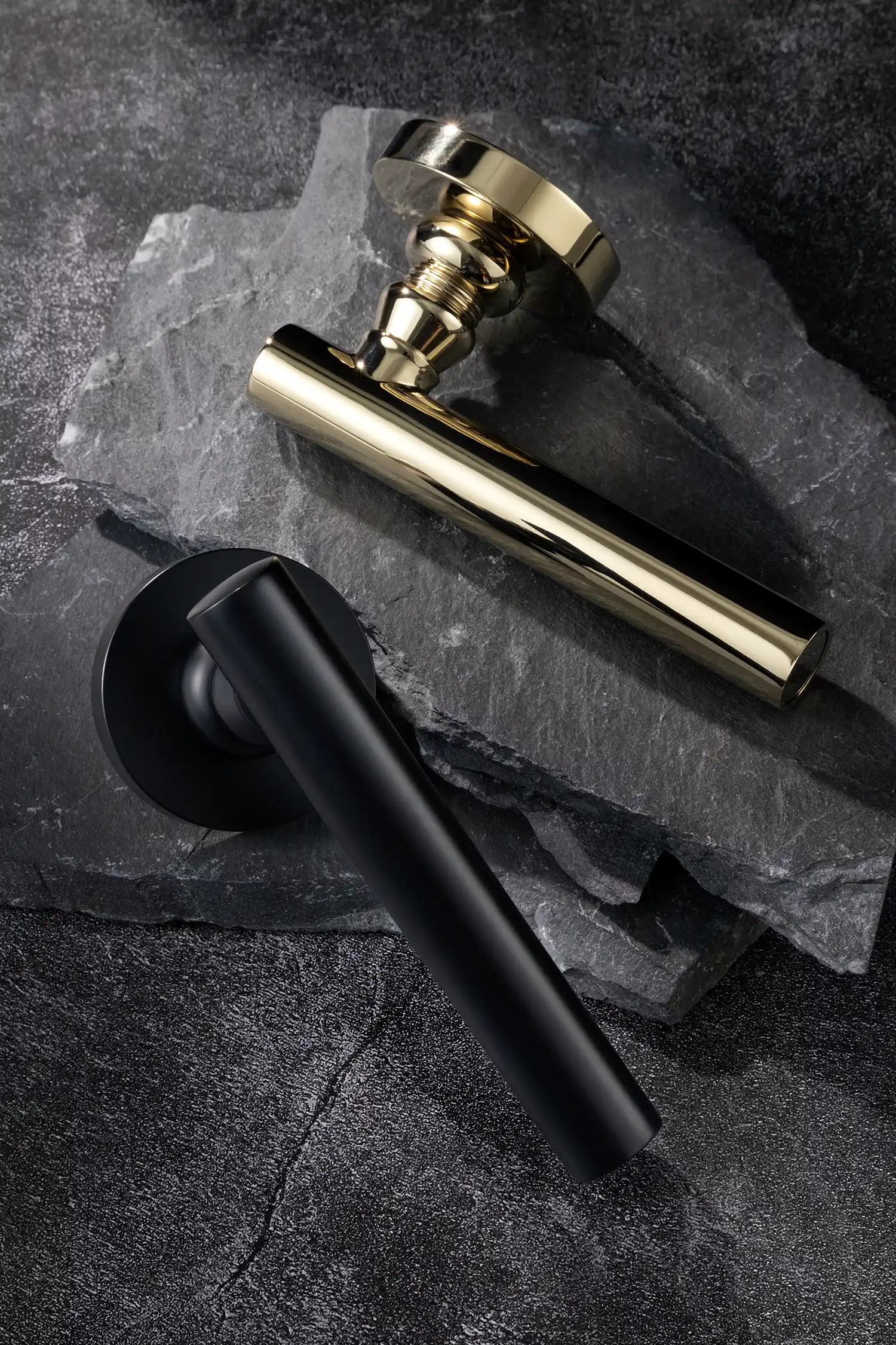 Alda | Lever Door Handles | Polished Brass