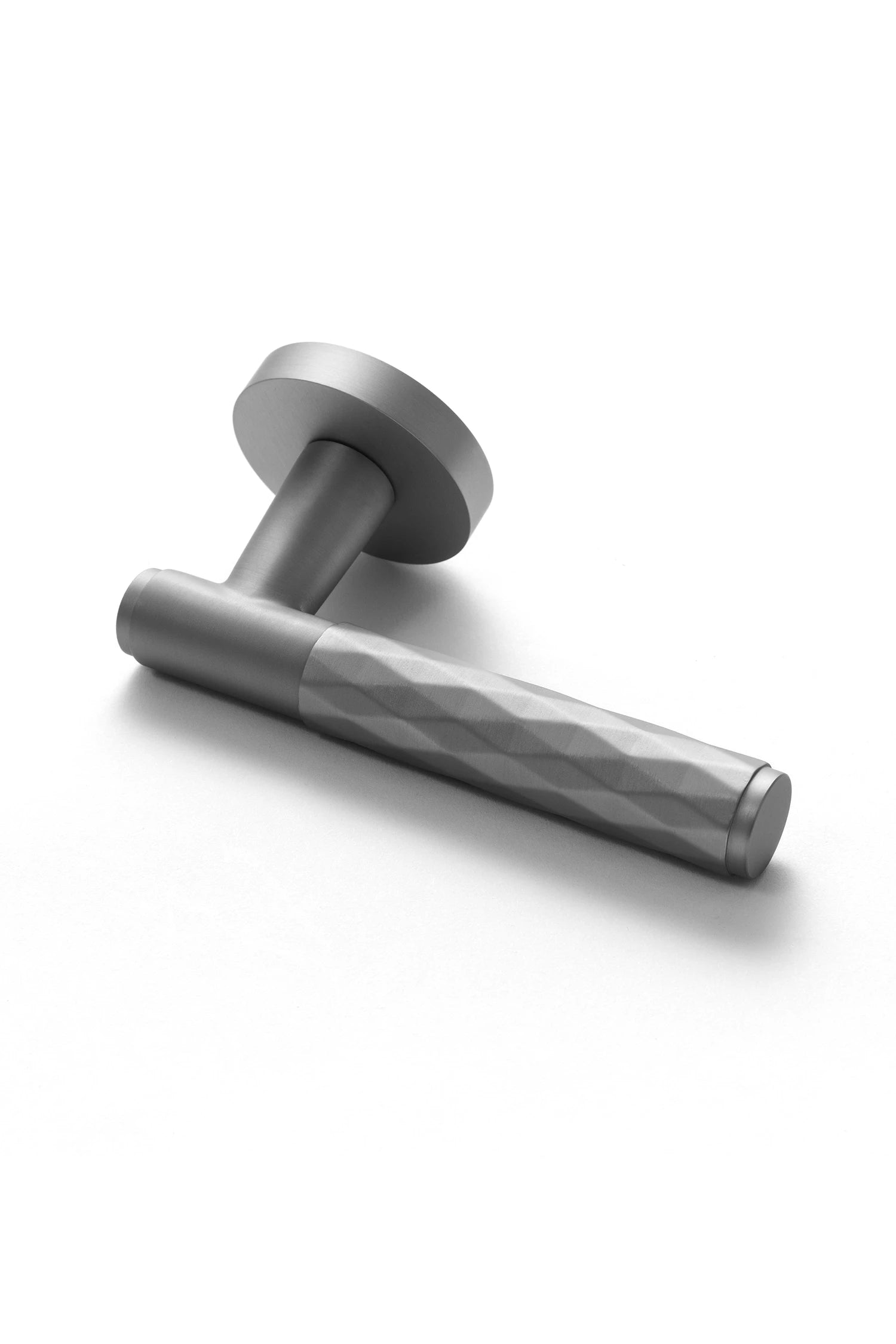 Internal door handle Fendal01 in nickel finish, showcasing the front angle with diamond pattern grip.