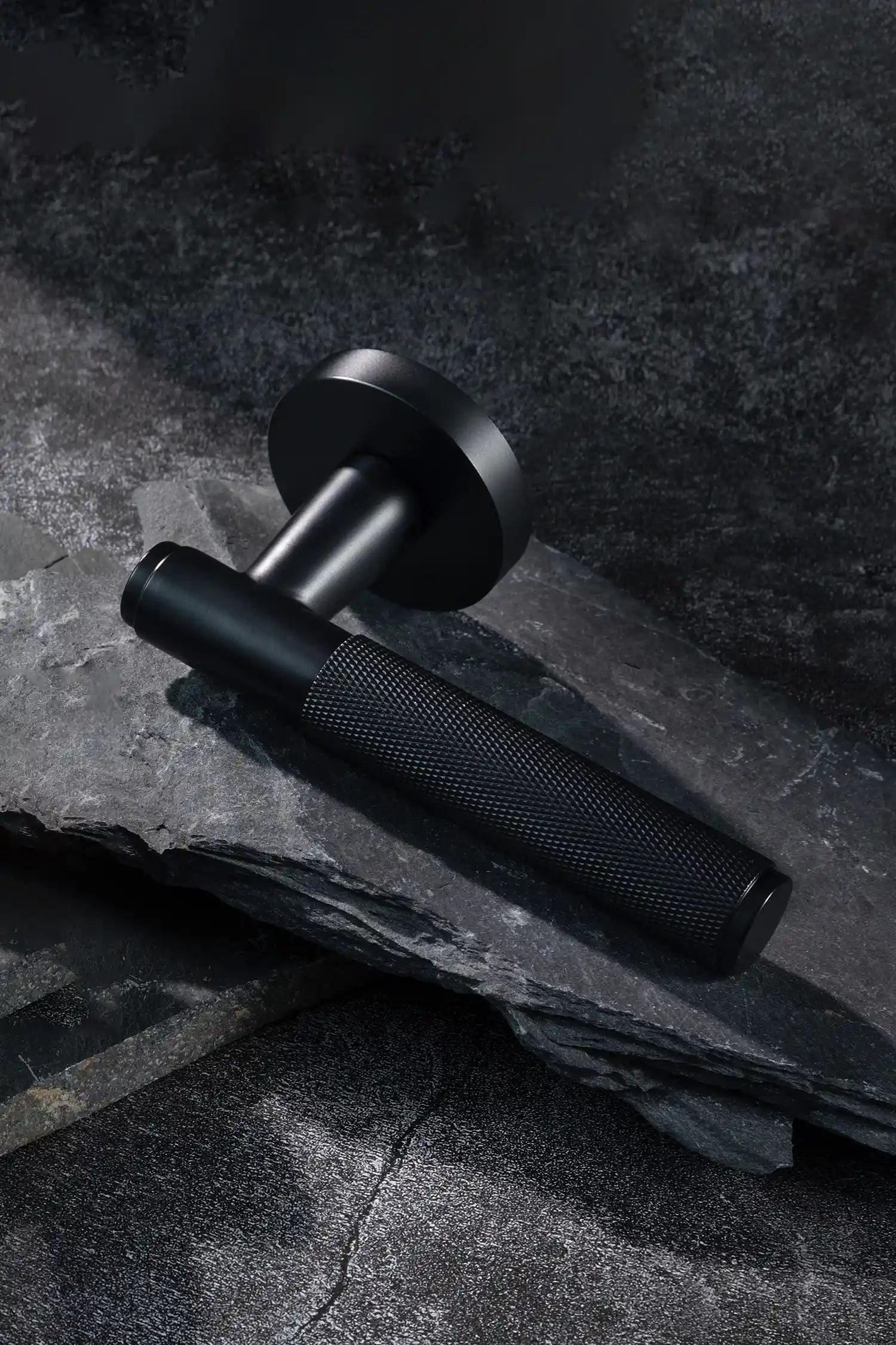 Svik #01 | Knurled Lever Door Handle | Black