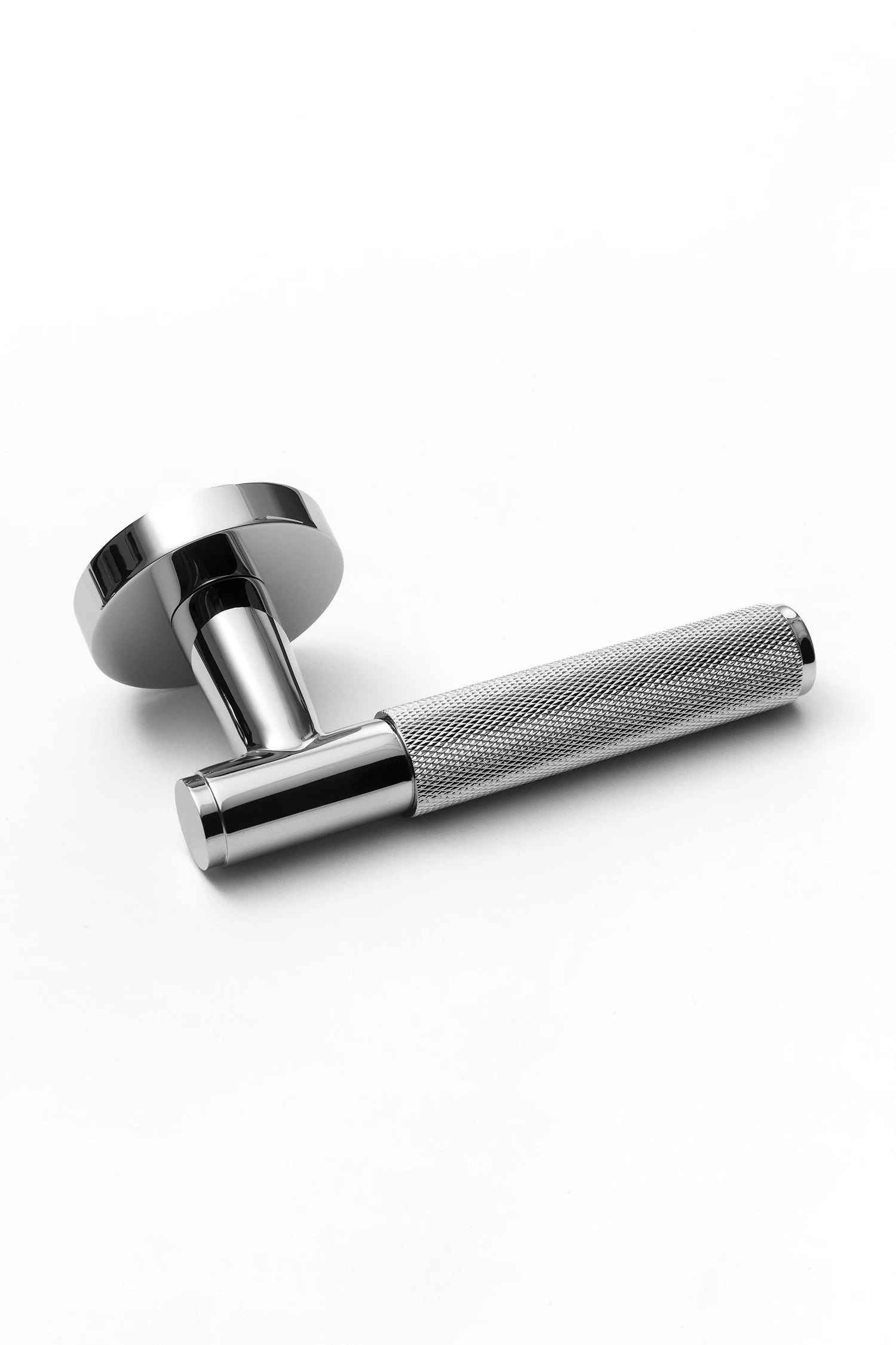 Svik #01 | Knurled Lever Door Handle | Polished Chrome