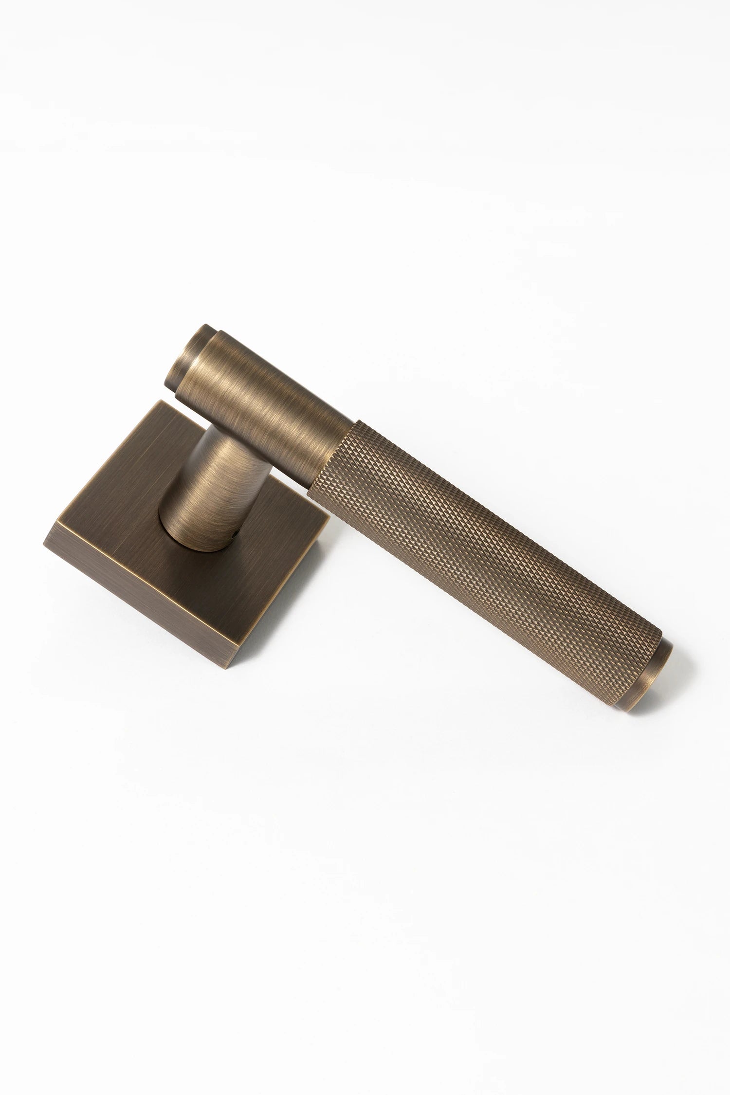 Svik #01 | Square Rose | Knurled Lever Door Handle | Antique Brass