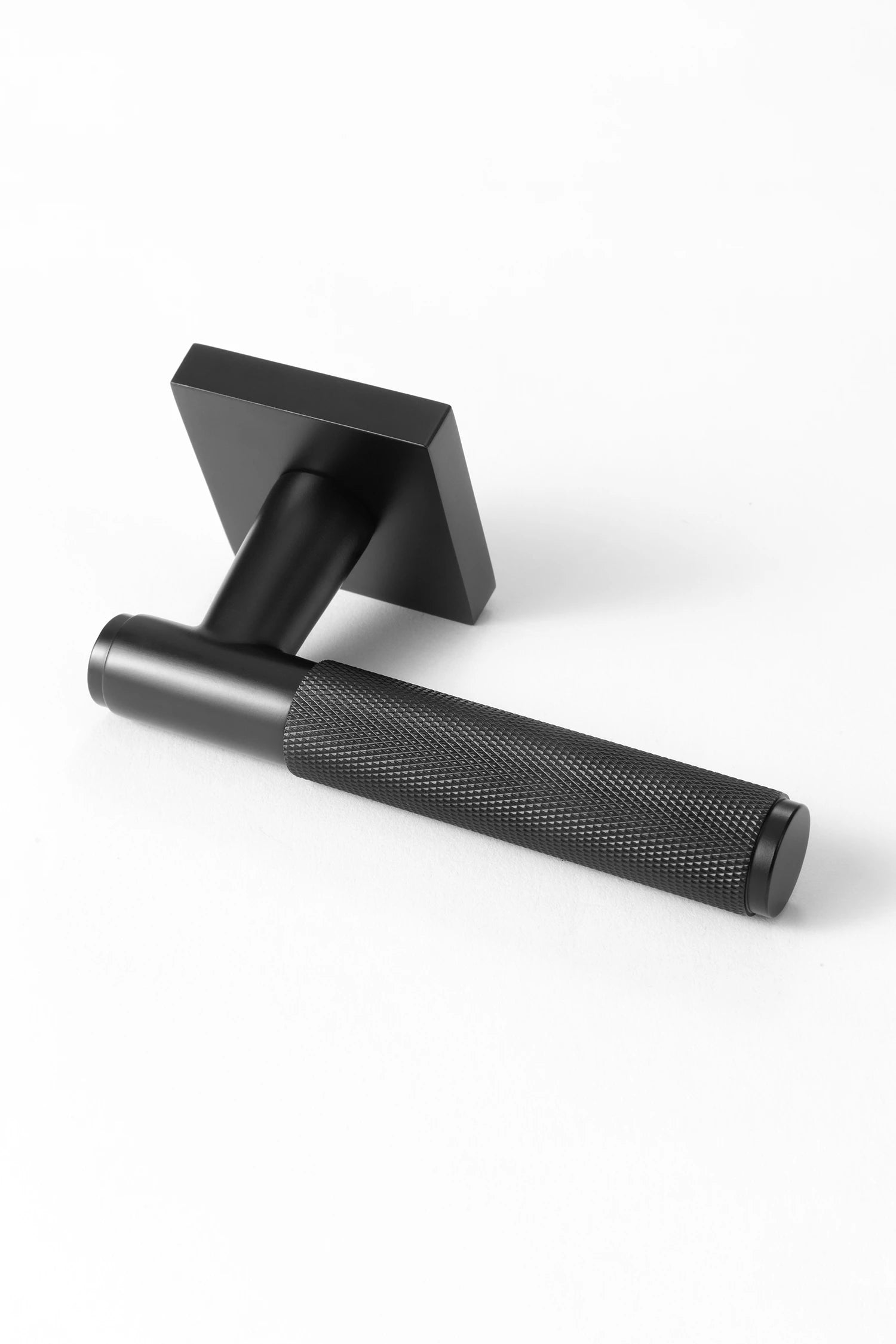 Svik #01 | Square Rose | Knurled Lever Door Handle | Black