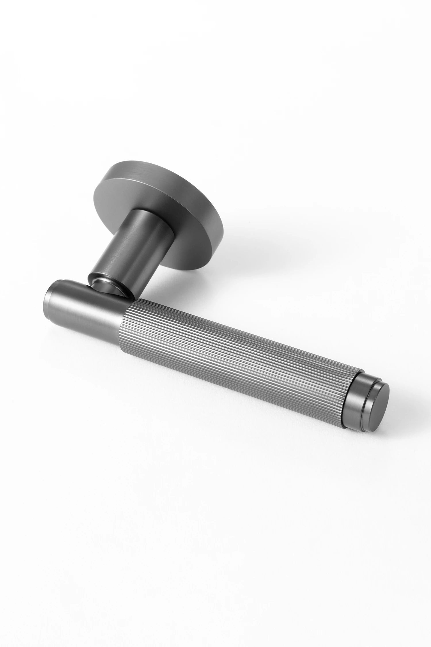 Svik #02 | Linear Knurled Lever Door Handle | Charcoal Grey