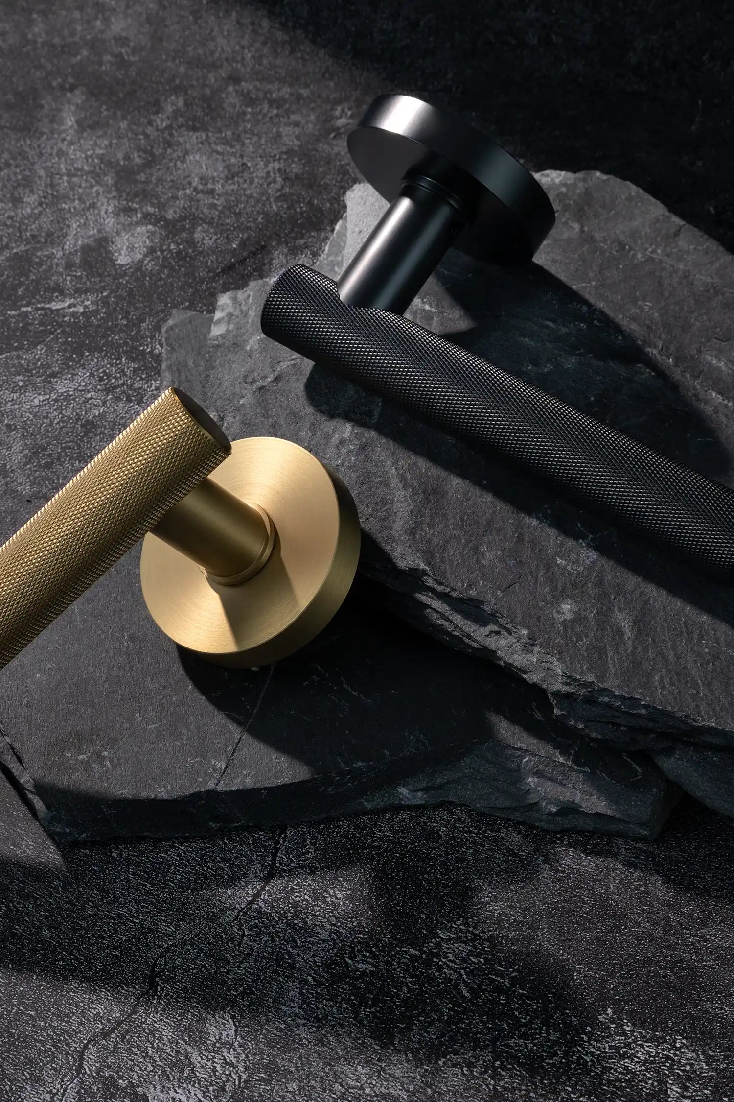 Tord #01 | Knurled Lever Door Handle | Satin Brass